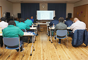 午前はテキストをベースに受講