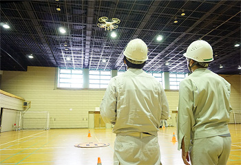午後 ドローン操縦体験の様子