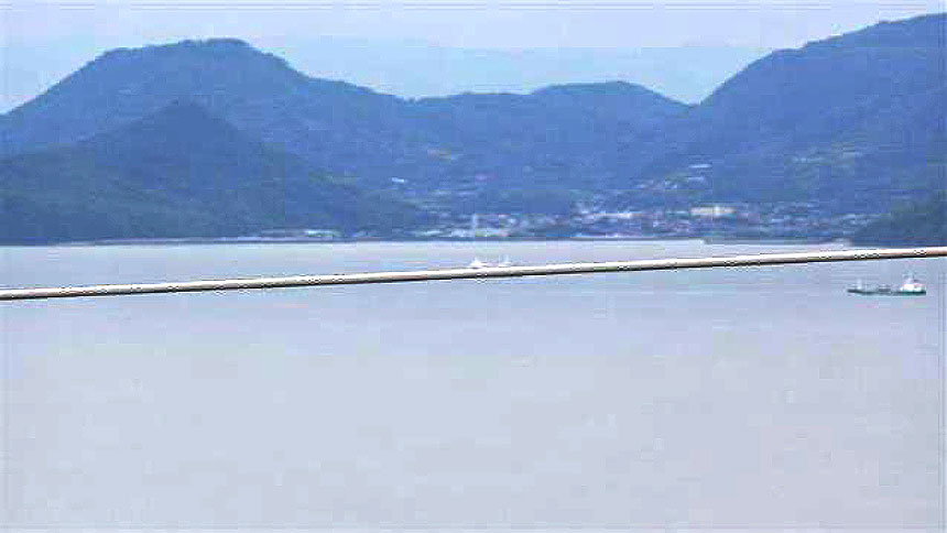 岡山県における海峡横断部の送電線点検